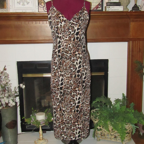 Honey Punch Dresses & Skirts - NWT HONEY PUNCH Women's Leopard Print Dress SZ M